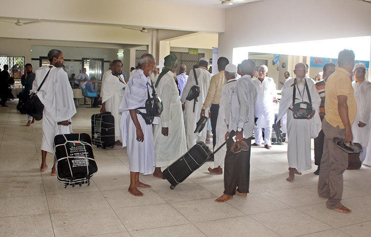 ভোলার হজযাত্রী ফয়জুল ইসলাম বলেন, ‘২ দিন ধরে হজ ক্যাম্পের ২য় তলায় থাকছি। সবাই ভালোভাবে দেখাশোনা করছে। এখন শুধু মক্কা-মদীনায় যাওয়ার অপেক্ষা।’ ছবি : বিপ্লব দিক্ষিৎ