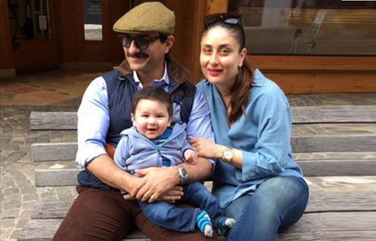 বাবা-মায়ের সঙ্গে তৈমুর ফটোশুটে অংশ নিয়েছেন। ভ্রমণের পুরো সময় তৈমুরের চোখে মুখে হাসি লেগেই ছিলো।