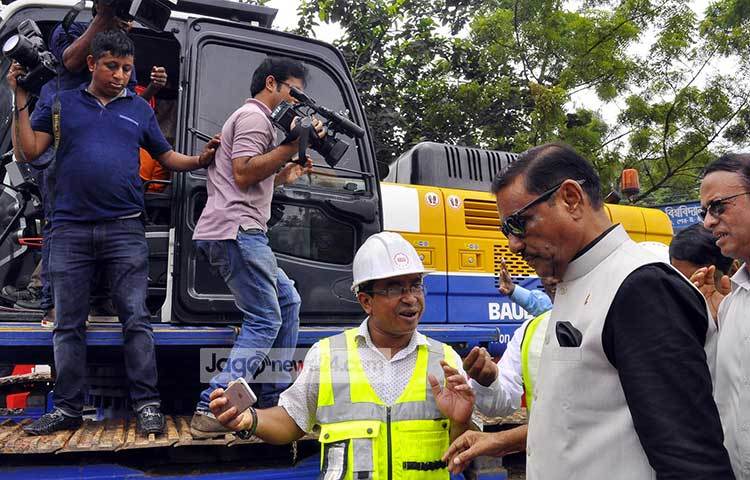 মেট্রোরেল ও এলিভেটেড স্টেশন নির্মাণ কাজ উদ্বোধন করে ওবায়দুল কাদের বলেন, এটি ঢাকাবাসীর স্বপ্নের প্রকল্প। ছবি : বিপ্লব দিক্ষিৎ