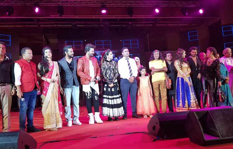 ‘ঢালিউড ব্লাস্ট’ শিরোনামে বাংলাদেশের শিল্প-সংস্কৃতিকে মধ্যপ্রাচ্যের দেশ ওমানে তুলে ধরতে প্রথমবারের এই সাংস্কৃতিক অনুষ্ঠানের আয়োজন করা হয়।