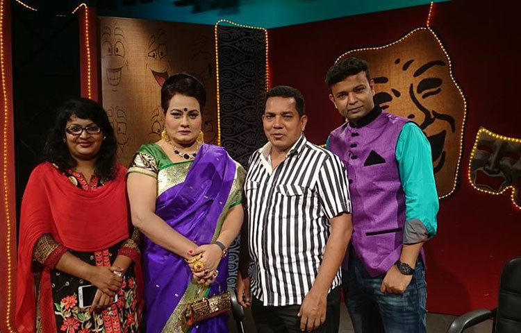 ইকবাল খন্দকারের পরিকল্পনা, গ্রন্থনা, উপস্থাপনা এবং চিরচেনা সব গল্পের সুপরিচিত চরিত্রদের অংশগ্রহণে বাংলাদেশ টেলিভিশন আয়োজিত বিশেষ অনুষ্ঠান ‘গল্পে শুনি যাদের নাম’।