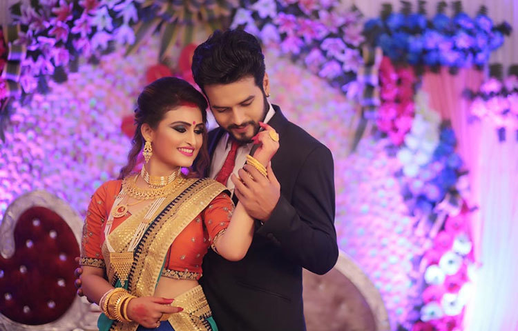 কিন্তু সেই নিয়েই একটা দুঃখ রয়েছে দু’জনের মনে এখনও দু’জনে একসঙ্গে কাজ করেননি কোনো নাটকে কিংবা টেলিছবিতে।