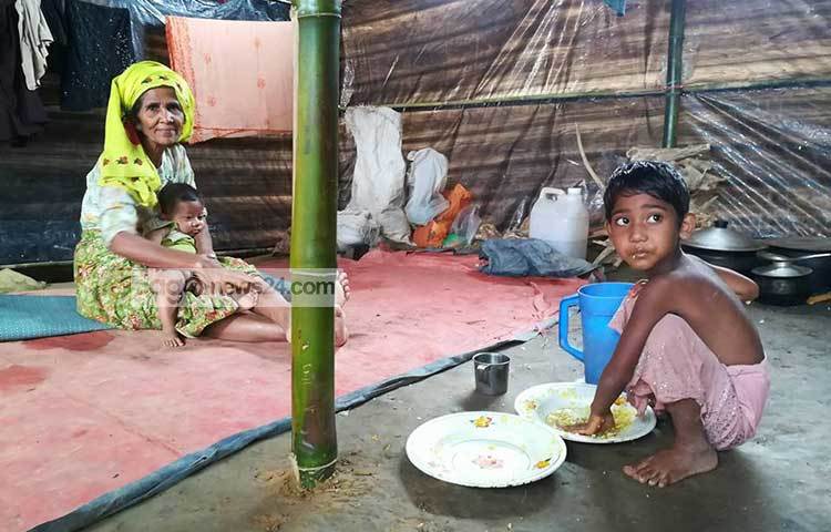 আহা জীবন! রোহিঙ্গাদের এমন মানবেতর জীবন প্রত্যক্ষ করলে অবলীলায় চোখের পাতা ভিজে আসবে। ছবি : মাহবুব আলম