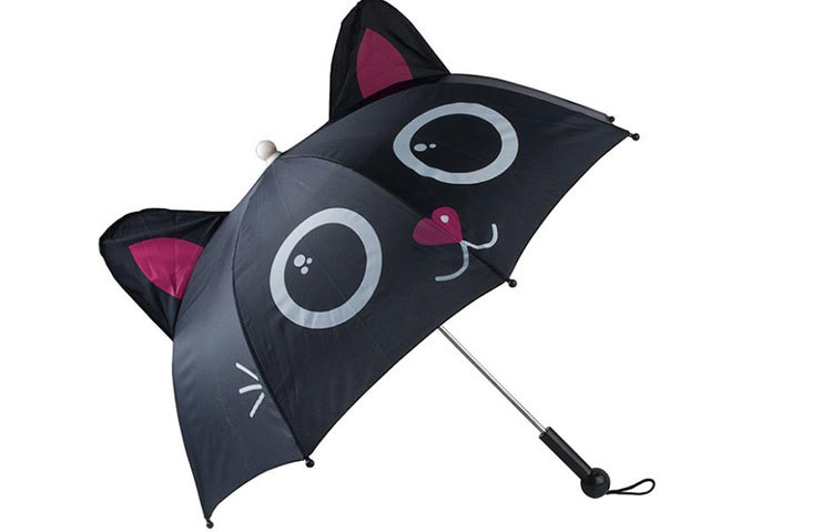 ‘বেবি পুসি’ নামের এ ডিজাইনের ছাতা বাচ্চারা ব্যবহার করে। এই ছাতা দেখতে বেড়াল ছানার মতো।