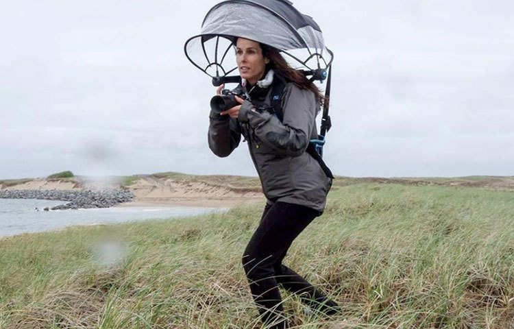 ‘নুব্রেলা’ নামের এই ছাতাটি সাইকেল চালানোর সময় বেশি ব্যবহার করা হয়। সেই সঙ্গে যারা ছবি তোলার কাজ করেন তারাও ব্যবহার করে থাকেন।