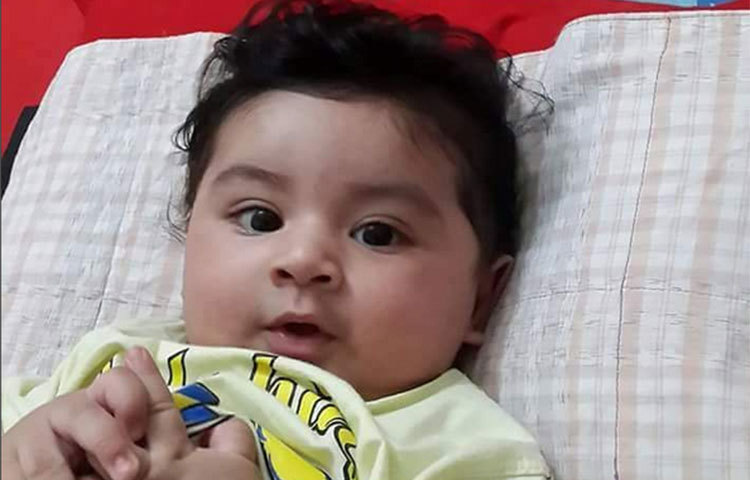 মিষ্টি চেহারার আব্রাম তার বাবা-মায়ের চেখের মণি। দেশজুড়ের এরই মধ্যে তার অনেক ভক্ত তৈরি হয়েছে!