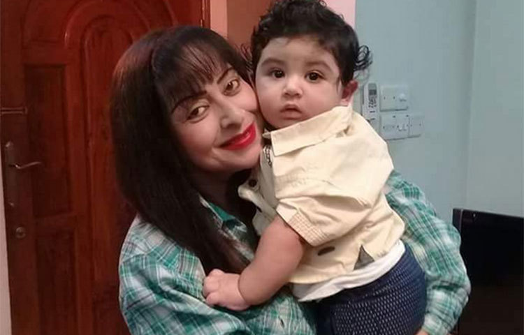 এক সময়ের দর্শকপ্রিয় চিত্রনায়িকা অঞ্জনার কোলে আব্রাম। মিষ্টি ও মায়াবী চেহারা কারণে সে সবার আদর কাড়ছে।