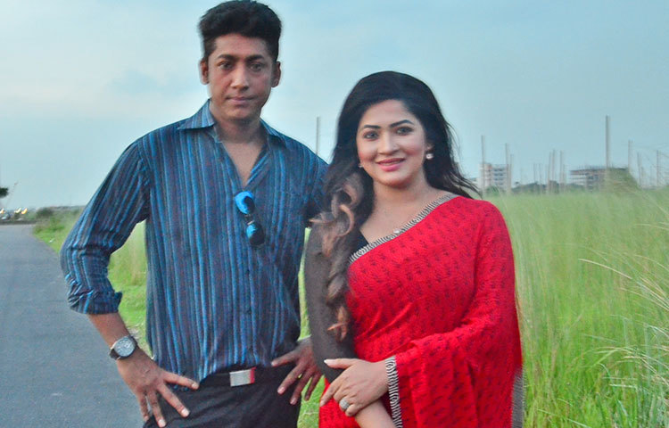 ‘অনুতপ্ত অনুভূতি’ নাটকে আরিয়ান চরিত্রে অভিনয় করেছেন রওনক হাসান এবং পিয়া চরিত্রে অভিনয় করেছেন বাঁধন। এটি খুব শিগগীরই একটি চ্যানেলে প্রচার হবে।