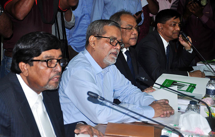 রাজধানীর আগারগাঁওয়ের নির্বাচন ভবনের সম্মেলন কক্ষে বেলা ১১টা ১০ মিনিটে এই ইসির সংলাপ শুরু হয়। ছবি : বিপ্লব দিক্ষিৎ