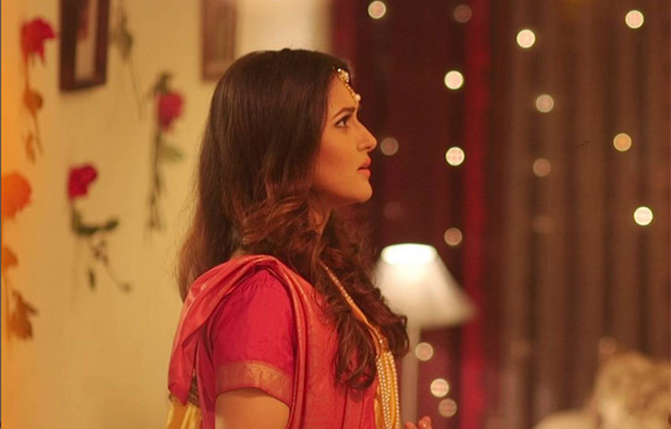 অভিনয় ছাড়াও মিথিলা-তাহসান একসঙ্গে গানও গেয়েছেন। অন্যদিকে তারা একটি প্রসাদন সামগ্রীর শুভেচ্ছাদূতও হয়েছিলেন।