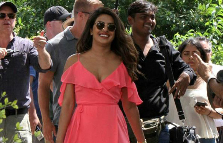 মঙ্গলবার (১১ জুলাই) প্রথম দিনের শুটিংয়ের জন্য অভিনয়শিল্পীরা সবাই একত্র হয়েছিলেন নিউইয়র্ক শহরের সেন্ট্রাল পার্কে।