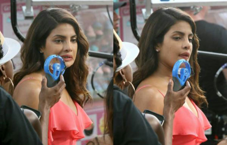 মেকাপ নিচ্ছেন প্রিয়াঙ্কা। আমেরিকান টিভি সিরিজ ‘কোয়ান্টিকো’র মাধ্যমে আন্তর্জাতিক অঙ্গনে ব্যাপক পরিচিতি পান প্রিয়াঙ্কা। এর সুবাদে বলিউডের গণ্ডি পেরিয়ে তিনি এখন হলিউডেই বেশি ব্যস্ত।