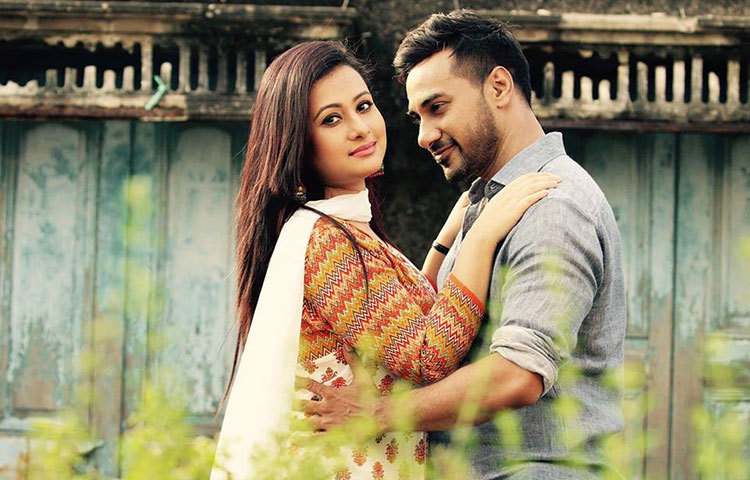 অভিনয়শিল্পী সজল ও পূর্ণিমা জুটিবদ্ধ হয়ে ‘অন্ধজনে অন্ধক্ষণে’ নামের একটি নাটকে অভিনয় করেছেন। পুরান ঢাকার ফরাশগঞ্জে এ নাটকের শুটিং হয়েছে।