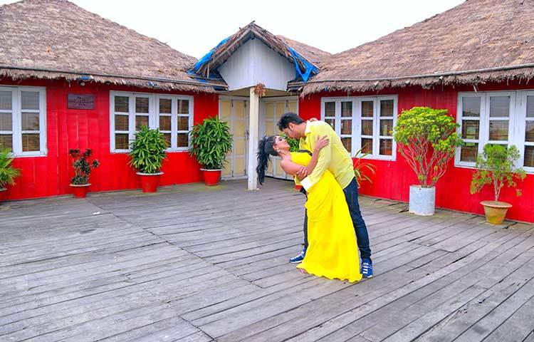 জানাগেছে সাদমান ও সুস্মিতার এই মিউজিক ভিডিওটি খুব শীঘ্রই মাই সাউন্ডের ইউটিউব চ্যানেলে প্রকাশ হবে।