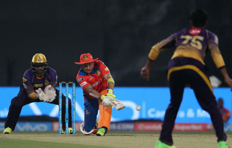 ব্রেন্ডন ম্যাককুলাম : তিনি ৯৯টি ম্যাচ খেলে তিনি ২৬৯৮ রান করেছেন। ২টি শতরান ও ১৩টি অর্ধশতরান করেছেন। বর্তমানে তিনি গুজরাট লায়ন্সের হয়ে খেলছেন।