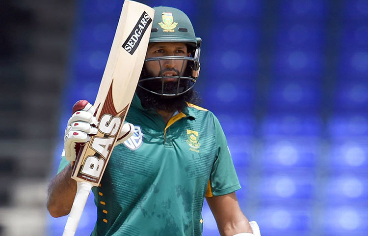 আমলা ১৫০ ইনিংস খেলে ৭০০০ রান করেছেন। অন্যদিকে, কোহলি ১৬১ ইনিংস খেলে এই রান সংগ্রহ করেছিলেন।