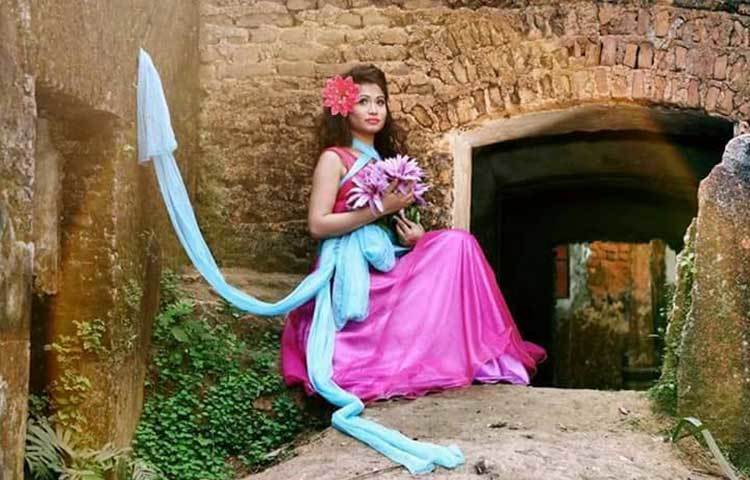 চৈতি ২০০৮ সালে লাক্স-চ্যানেল আই সুপারস্টার নির্বাচিত হন। শোবিজ অঙ্গনের পাশাপাশি তিনি সমাজসেবামূলক কাজের সঙ্গেও সম্পৃক্ত।