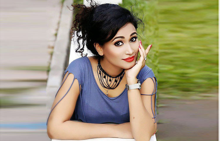 শান্ত-মারিয়াম ইউনিভার্সিটি অব ক্রিয়েটিভ টেকনোলজিতে ফ্যাশন ডিজাইনিংয়ে পড়াশোনা করেছেন চৈতি।