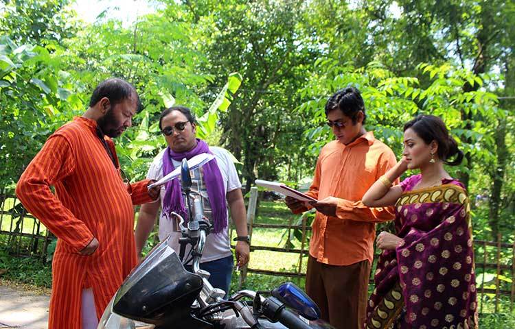 &lsquo;সংসার চুরি&rsquo; নাটকের শুটিং সম্পন্ন হয়েছে। রবিউল ইসলাম প্রধান নির্মিত এ নাটকে অভিনয় করেছেন রওনক হাসান, কচি খন্দকার,&nbsp;সালহা খানম নাদিয়া, জাফিয়া হক প্রমুখ।