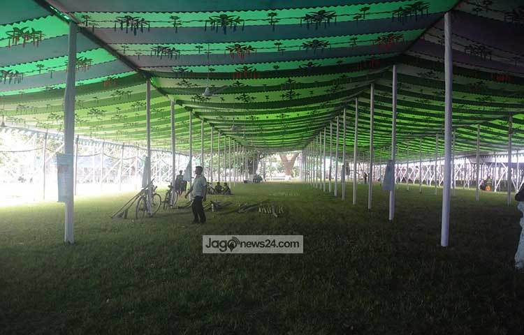 জাতীয় ঈদগাহে রাষ্ট্রপতি আবদুল হামিদ, সুপ্রিম কোর্টের বিচারপতি, মন্ত্রিসভার সদস্য, সংসদ সদস্য, রাজনীতিবিদসহ সব শ্রেণি-পেশার মানুষ এতে অংশ নেবেন। ছবি : বিপ্লব দিক্ষিৎ