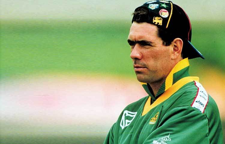 ১৯৯৮ সালে দক্ষিণ আফ্রিকার ক্যাপ্টেন হ্যানসি ক্রোনিয়ে চ্যাম্পিয়ন্স ট্রফি জিতেছিলেন।