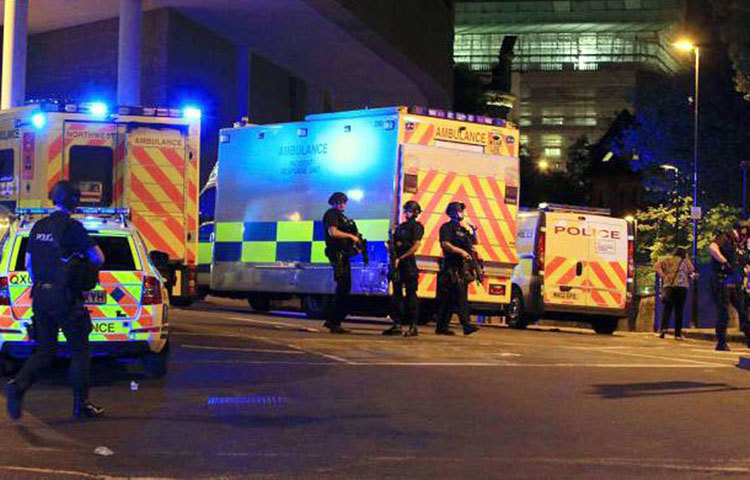 যুক্তরাজ্যের ম্যানচেস্টারে একটি কনসার্ট শেষে বিস্ফোরণের ঘটনায় ১৯ জন নিহত এবং কমপক্ষে আরো ৫০ জন আহত হয়েছে। বিস্ফোরণে হতাহতের সংখ্যা নিশ্চিত করেছে পুলিশ।