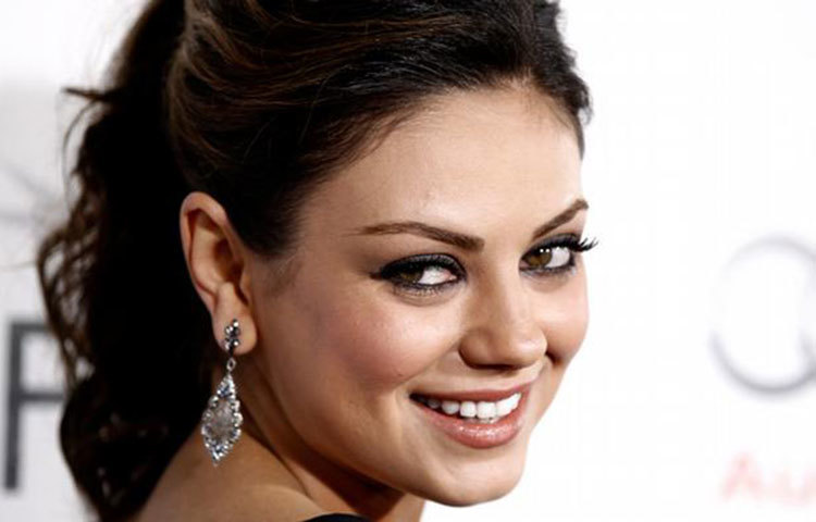 মিলা কুনিস : ফোর্বসের তালিকায় যুক্তরাষ্ট্রের অভিনেত্রী মিলা কুনিস আছেন নয় নম্বরে। গত বছর ১১ মিলিয়ন ডলার আয় করার সুবাদে দীপিকাকে পেছনে ফেলেছেন তিনি।