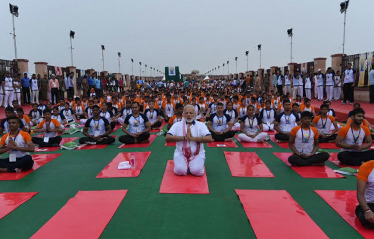 মোদির আরও দাবি, &lsquo;পৃথিবীর সবদেশের মানুষ ভারতের ভাষা, সংস্কৃতি, ঐতিহ্যকে না বুঝলেও, ইন্ডিয়াকে চিনছে যোগের মাধ্যমে।&rsquo;