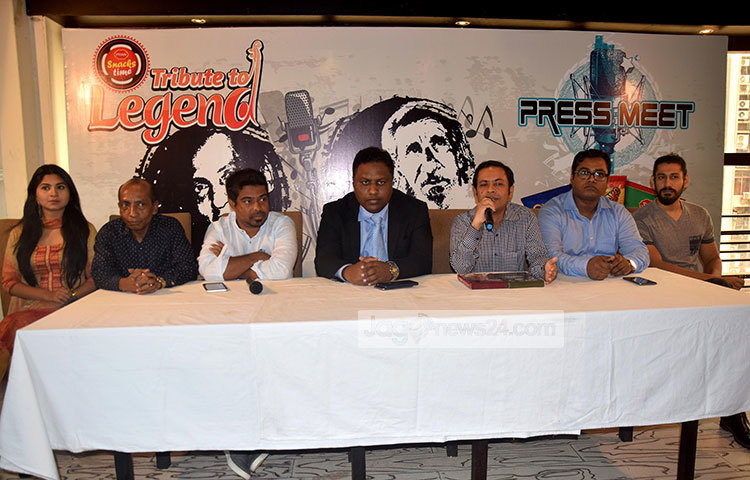 চুক্তি স্বাক্ষর অনুষ্ঠানে জানানো হয় মুুজিব পরদেশীর &lsquo;আমি কেমন করে&rsquo; ও &lsquo;হলুদিয়া পাখি&rsquo; এবং আবদুল গফুর হালীর গাওয়া &lsquo;সোনা বন্ধু&rsquo; ও &lsquo;পাঞ্জাবিওয়ালা&rsquo; গানগুলোর ভিডিও তৈরি করা হয়েছে। ছবি : মাহবুব আলম