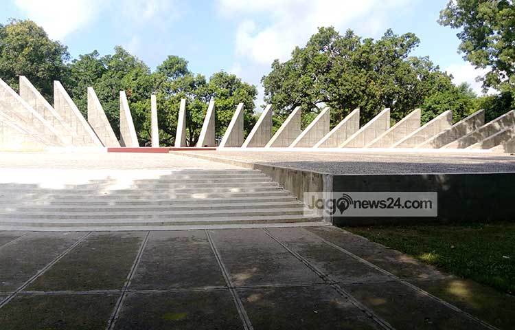 ভ্রমণ পিপাসুরা ঘুরে আসতে পারেন মহান স্বাধীনতা যুদ্ধের স্মৃতিবিজড়িত মুজিবনগর। ছবি : ফয়সাল খান