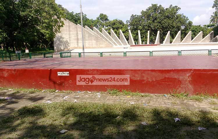 মুক্তিযুদ্ধের স্মৃতি বিজড়িত এই স্থানটি দেখতে প্রতিদিন অনেক দর্শনার্থী দেখতে আসেন। ছবি : ফয়সাল খান