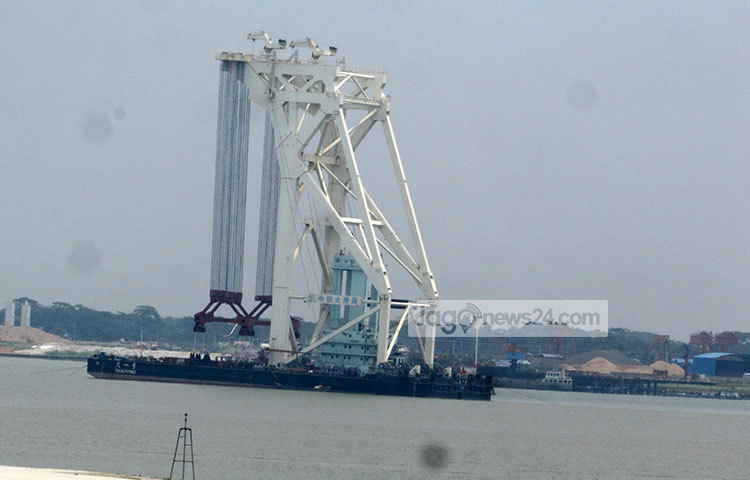 পদ্মা সেতুর নির্মাণ কাজের সার্বিক অগ্রগতি ৪৪ শতাংশ। এখন আর স্বপ্ন নয়, বাস্তবায়নের পথে পদ্মা সেতু। ছবি : মো. ছগির হোসেন