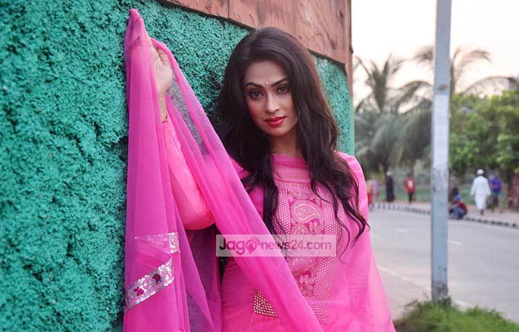 এ পর্যন্ত পপি &lsquo;মেঘের কোলে রোদ&rsquo;, &lsquo;কি যাদু করিলা&rsquo; ও &lsquo;গঙ্গাযাত্রা&rsquo; ছবিতে অনবদ্য অভিনয়ের জন্য শ্রেষ্ঠ অভিনেত্রী হিসেবে তিনবার জাতীয় চলচ্চিত্র পুরস্কার লাভ করেন। ছবি : মাহবুব আলম