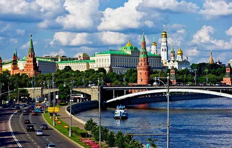 রাশিয়া : বিশ্বের অন্যতম বৃহত শক্তিধর দেশ রাশিয়ার ৭২০৫০০ বর্গ কিলোমিটার এলাকা পানিতে ভরা।