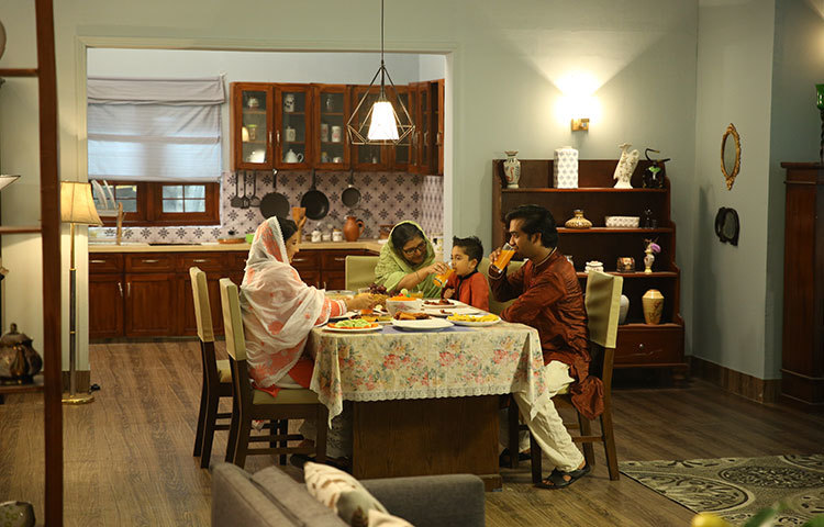 শনিবার (২৭ মে) রাজধানীর কোক স্টুডিওতে শ্যামল মাওলা ও সুমা আফরোজের বিজ্ঞাপনটির চিত্রায়ন সম্পন্ন হয়েছে। এটি নির্মাণ করেছেন বাপ্পা মাহমুদ। ছবি : মাহবুব আলম