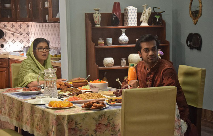 বিজ্ঞাপনটি প্রসঙ্গে শ্যামল মাওলা জাগো নিউজকে বলেন, &lsquo;রমজান উপলক্ষে বিজ্ঞাপনটি নির্মাণ করা হয়েছে। এই বিজ্ঞাপনে একটা আলাদা ইমোশন রয়েছে।&rsquo; ছবি : মাহবুব আলম