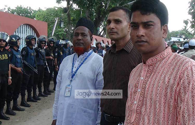 সকল ভয় আর দুশ্চিন্তাকে জয় করে নিশ্ছিদ্র নিরাপত্তা ব্যবস্থার মধ্য দিয়ে কিশোরগঞ্জের ঐতিহাসিক শোলাকিয়ায় শান্তিপূর্ণভাবে শেষ হলো দেশের বৃহত্তম ঈদের জামাত। ছবি : নূর মোহাম্মদ