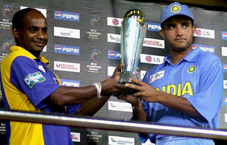 ২০০২ সালে ভারেতর সৌরভ গাঙ্গুলি এবং শ্রীলঙ্কার ক্যাপ্টেন সনাথ জয় সুরিয়া যুগ্মভাবে চ্যাম্পিয়ন্স ট্রফি জিতেছিলেন।