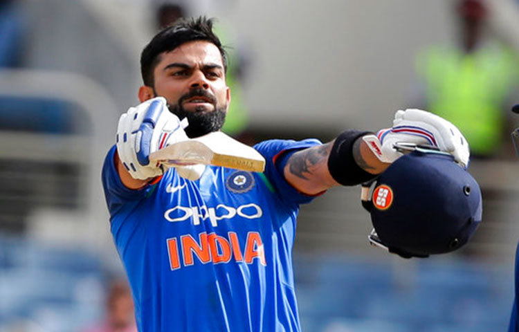 গতকাল (৬ জুলাই) জামাইকার সাবাইনা পার্কে ওয়েস্ট ইন্ডিজের বিরুদ্ধে শেষ একদিনের ম্যাচে জিতেছে ভারত। সেইসঙ্গে সিরিজও জিতেছে টিম কোহলি। অধিনায়ক কোহলির শতরানের ইনিংসে ভর করে ওয়েস্ট ইন্ডিজকে ৮ উইকেটে হারিয়েছে ভারত। দলকে জেতানোর পাশাপাশি কোহলি ভাঙলেন শচীনের রেকর্ড।