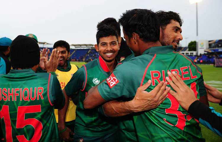 কার্ডিফ যেন বাংলাদেশের জন্য রূপকথার এক ভেন্যু। অবিস্মরণীয় জয়ের পর টাইগার ক্রিকেটাররা।