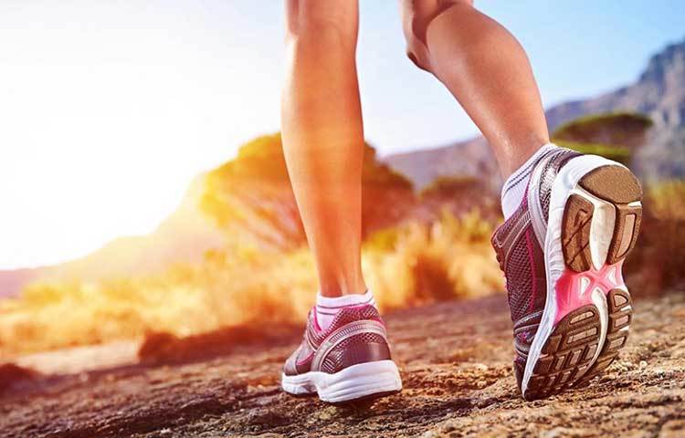 হাঁটা : চিকিৎসকরা বলেন, প্রতিদিন অন্তত আধঘণ্টা হাঁটা জরুরি। তবে মৃদুগতিতে হাঁটা নয়, দ্রুতগতিতে হাঁটতে হবে। হাঁটলে শরীরে রক্ত সঞ্চালন ভালো হয়।