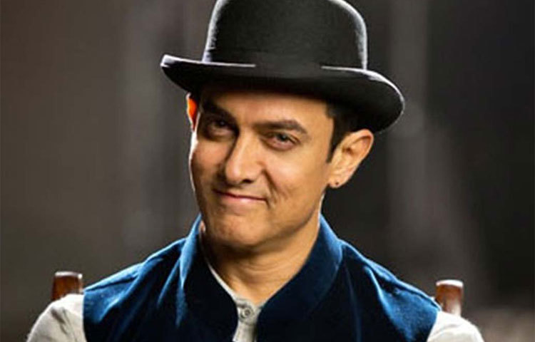 বলিউডের প্রসঙ্গ উঠবে আর আমির খানের নাম তাতে থাকবে না, তা হতেই পারে না। ৬৮ কোটি ৭৫ লাখ টাকা রোজগার করে ফোর্বসের তালিকায় ছয় নম্বরে রয়েছেন আমির।