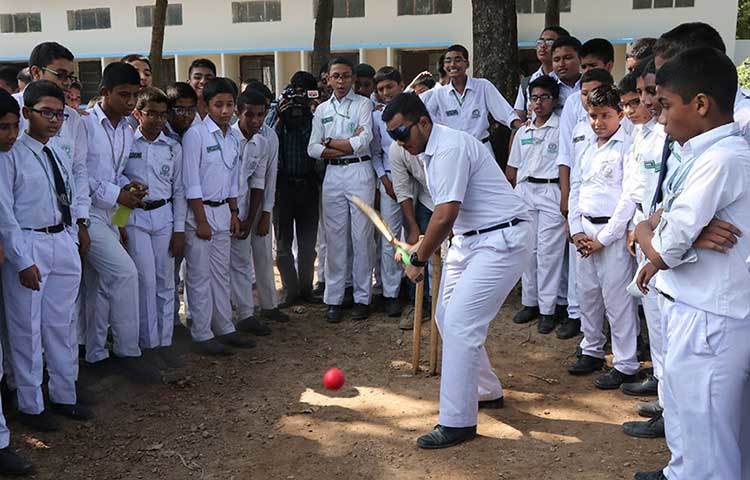 ছবির প্রচারণার অংশ হিসেবে শিক্ষার্থীদের জন্য আয়োজন করা হয় শিক্ষামূলক বিভিন্ন গেম শো এবং কুইজ প্রতিযোগিতার।