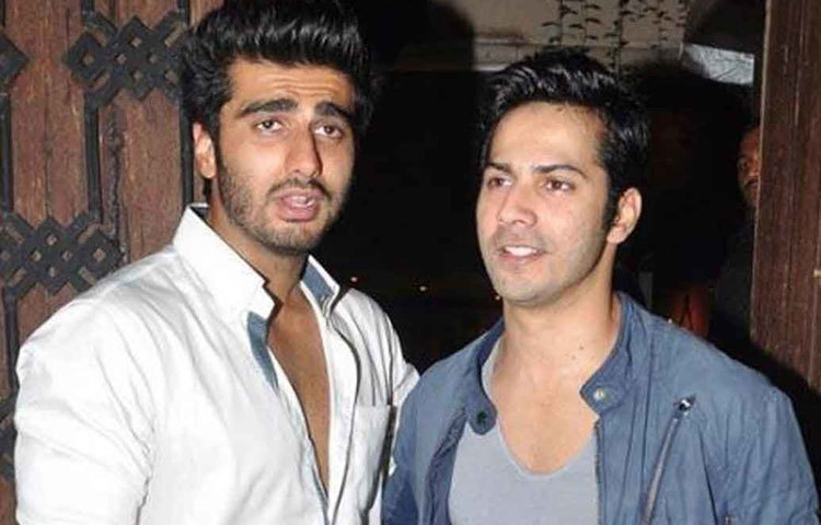 অর্জুন কাপুর এবং বরুণ ধাওয়ান : বলিউডে প্রায় একই সঙ্গে পা রেখেছেন এই দুই তারকা। তারা অ্যাক্টিং স্কুলেও সহপাঠী ছিলেন।