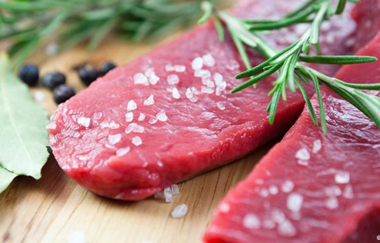 পশুর মাংস খাওয়া এড়িয়ে চলাই ভালো। রেড-মিট বা গরু বা ভেড়ার মতো প্রাণীর মাংস ক্যানসার হতে সহায়তা করে।