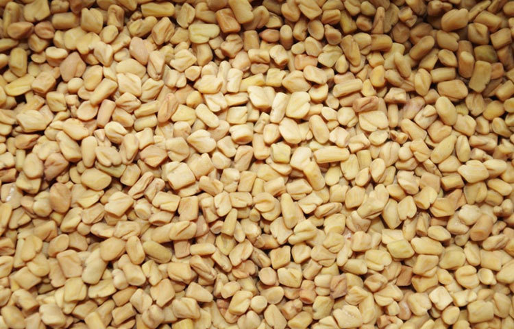 মেথি : মেথির দানায় রয়েছে অ্যান্টিভাইরাল গুণ। রাতে ভিজিয়ে রেখে সকালে এর পানি পান করলে উপকার পাওয়া যায়।