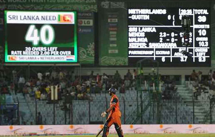 বাংলাদেশে ২০১৪ টি-টোয়েন্টি বিশ্বকাপে শ্রীলঙ্কার বিরুদ্ধে মাত্র ৩৯ রানে অল আউট হয় নেদারল্যান্ডস। ইনিংস স্থায়ী হয়েছিল মাত্র ১০.৩ ওভার। আন্তর্জাতিক টি-টোয়েন্টিতে এটাই সর্বনিম্ন স্কোর।