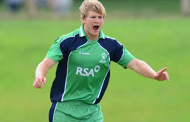 এক ইনিংসে সর্বাধিক রান দেওয়ার রেকর্ডটি রয়েছে আয়ারল্যান্ডের ব্যারি ম্যাকার্থির দখলে। চলতি বছর আফগানিস্তানের বিরুদ্ধে একটি ম্যাচে ৪ ওভারে ৬৯ রান দেন তিনি।