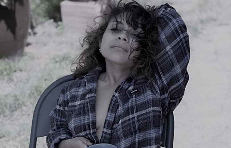 মডেলিং দুনিয়ায় যেখানে উচ্চতাটা একটা অন্যতম ‘ফ্যাক্টর’, সেখানে সাড়ে তিন ফুটের হলেও ড্রু পেশা হিসাবে বেছে নিয়েছেন মডেলিংকেই।