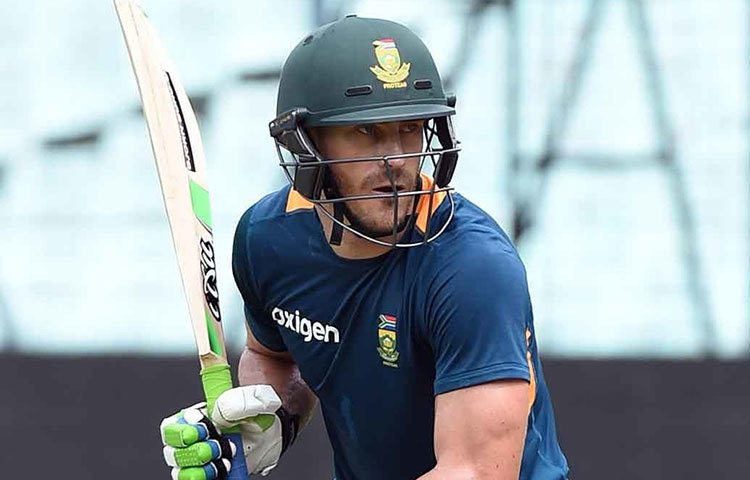 ফ্যাফ ডুপ্লেসি : বছরের গোড়ার দিকে কেপ টাউনে শ্রীলঙ্কার বিরুদ্ধে ১৪১ বলে ১৮৫ রানের ইনিংস খেলেন ফ্যাফ। তার ইনিংসে ভর করেই ৪০ রানে ম্যাচ জেতে দক্ষিণ আফ্রিকা।